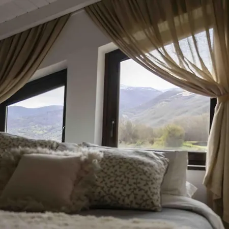 El Nial Del Gorrion - Casas Del Oso シャレー